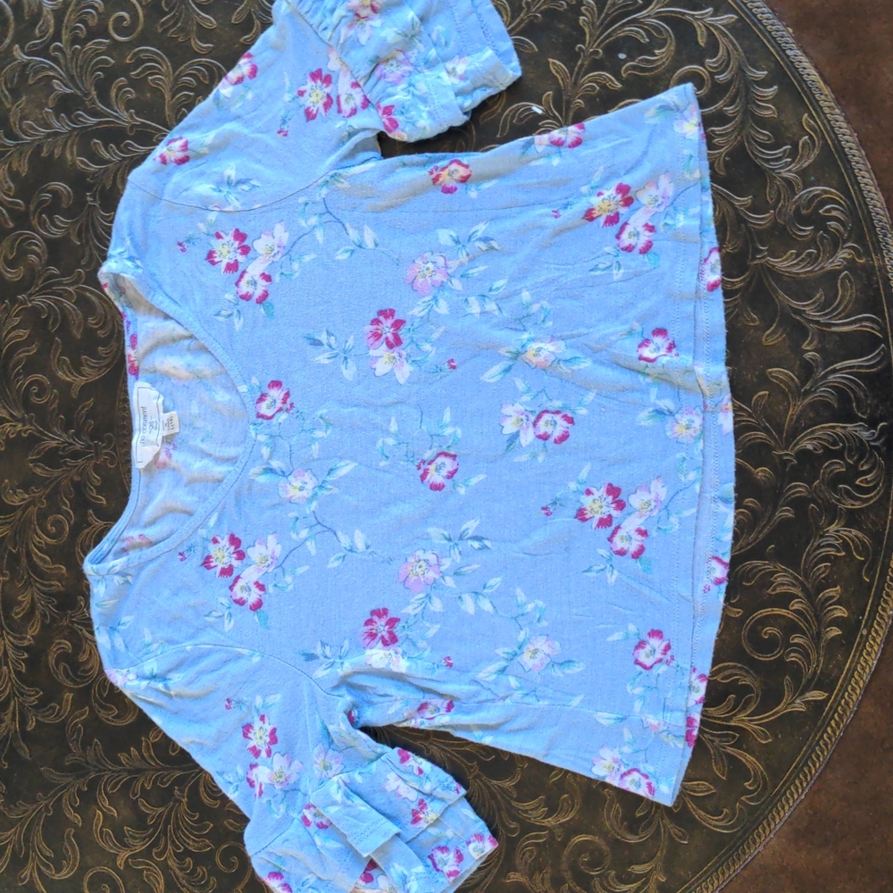 Girls No Comment Brand Crop Top Size- Large (14) Color- Blue Pink Roses